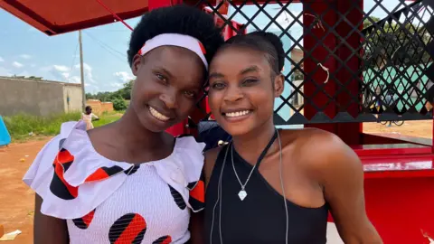 Zambian women Tumba and Lucy Machayi
