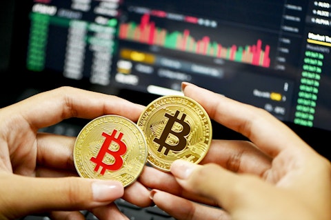 12 Best Bitcoin Stocks To Buy According To Billionaires